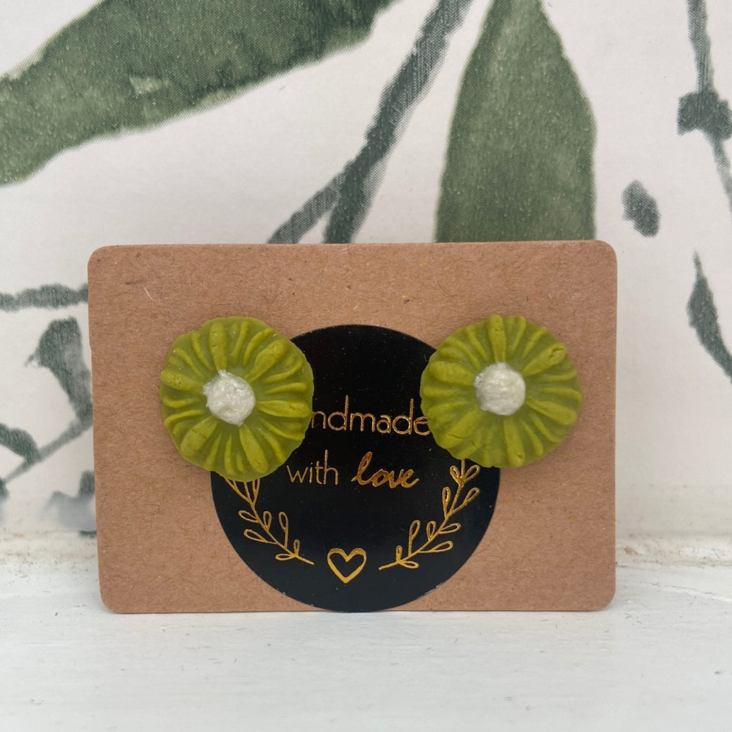 Daisy Studs, Light Green and White