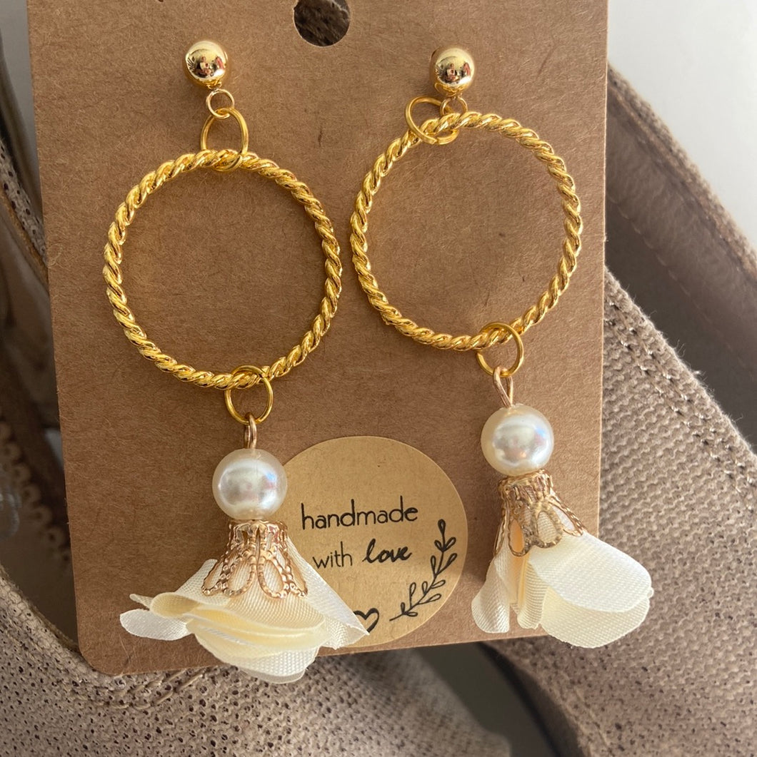 Gold Ring with Floral Dangle and Pearl Earrings